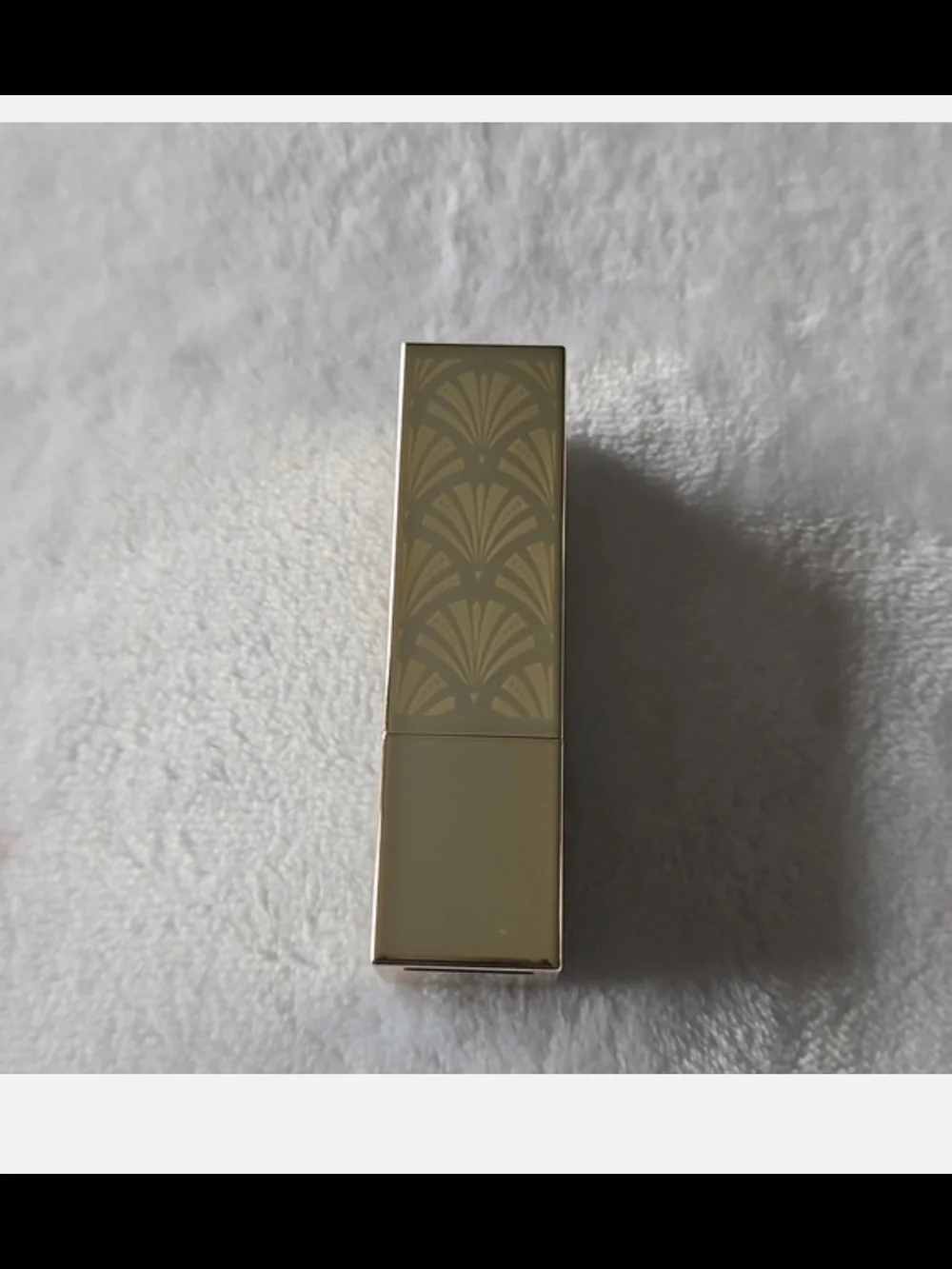 Estee Lauder Limited Edition Embossed Berry Red Lipstick in Shade Red Velvet